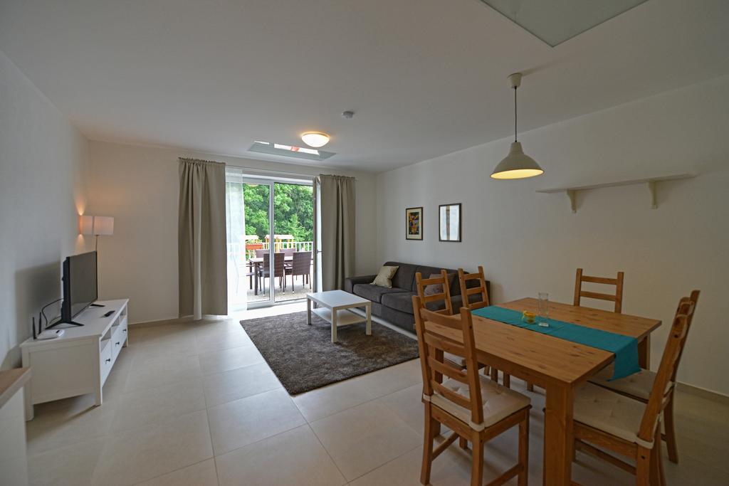 Apartmany Belveder Хлоховец Екстериор снимка