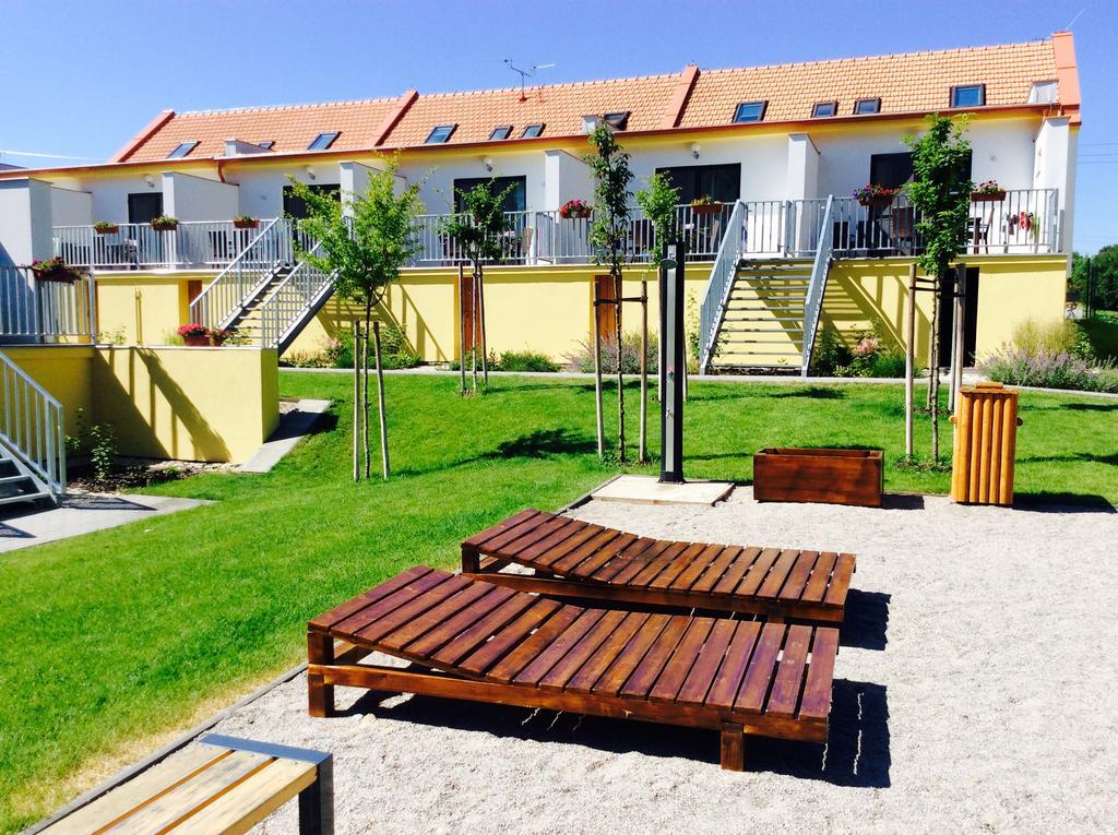 Apartmany Belveder Хлоховец Екстериор снимка